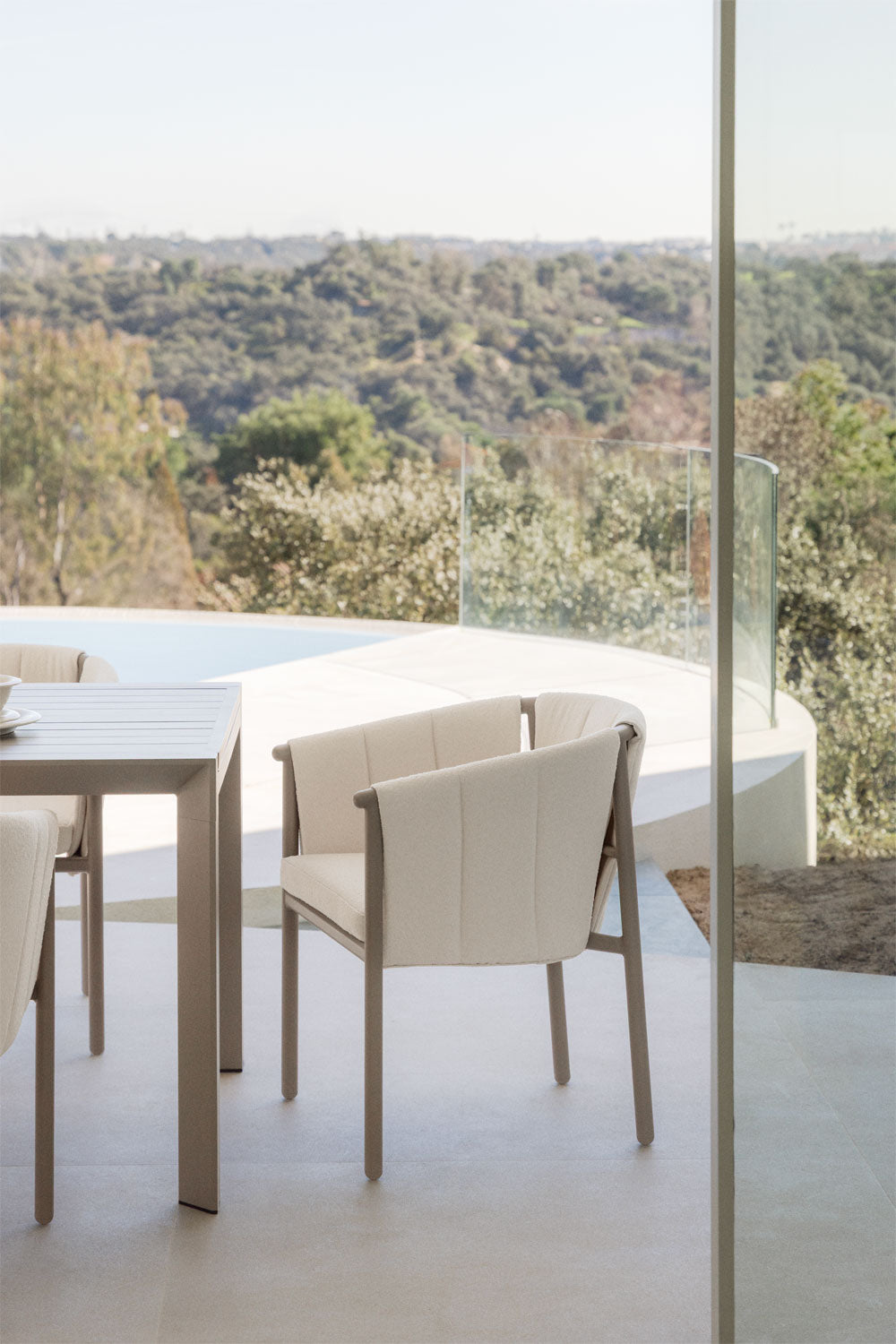 UV HOME Boleni Garden Chair with Armrests (Bouclé & Aluminium)